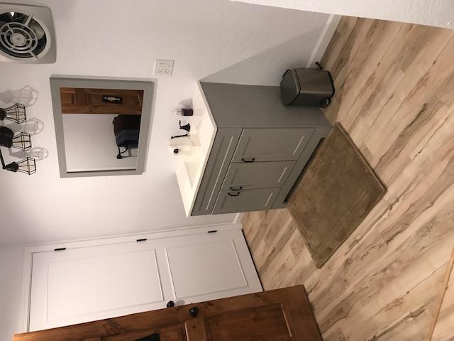 Foto del edificio - 490 W Oak St