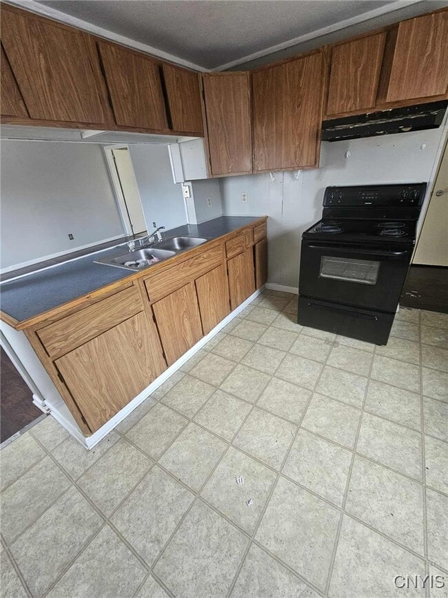 Building Photo - 32453 179