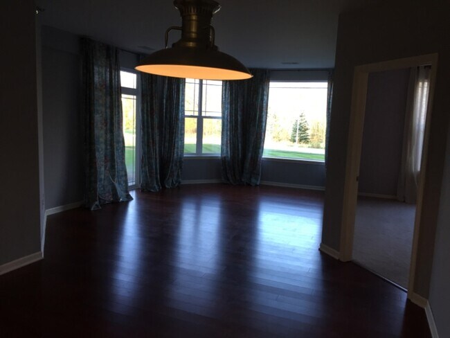 Foto del edificio - 6995 S Riverwood Blvd