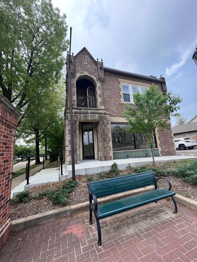 7700 Dale Ave, Richmond Heights, MO 63117 Townhome Rentals in