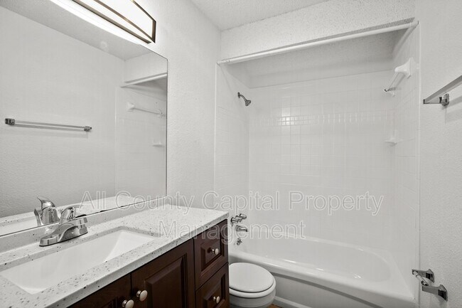 Building Photo - 3415 Menchaca Rd