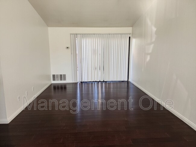 Building Photo - 9505 Arlington Ave