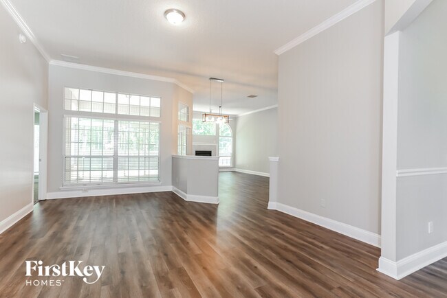 Building Photo - 2460 Cedar Trace Dr E