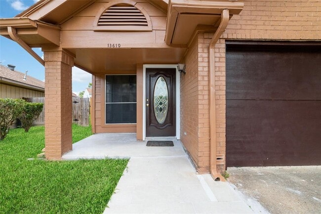 Building Photo - 13610 Vira Ct
