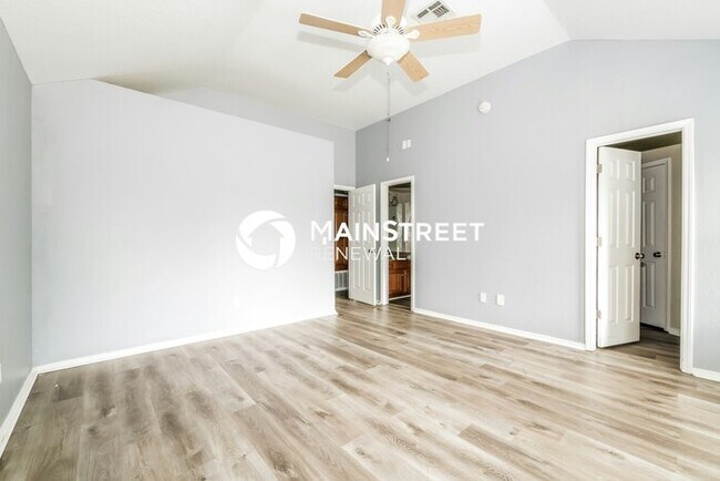 Building Photo - 3 Bedroom Pet-Friendly Home in EDMOND, OK with Main Street Renewal