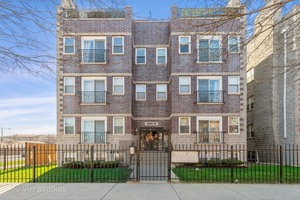 Primary Photo - 4858 S Champlain Ave