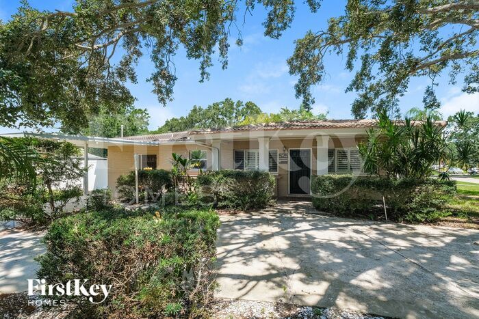 Foto principal - 525 55th Ave NE