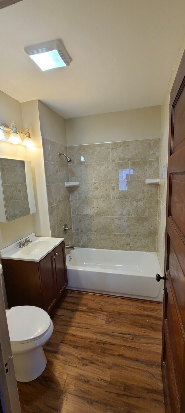 Foto del edificio - 318 Whittier Ave