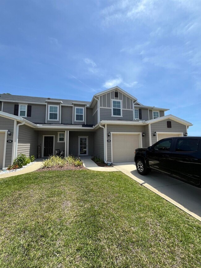 Foto del edificio - 150 Silver Fern Dr