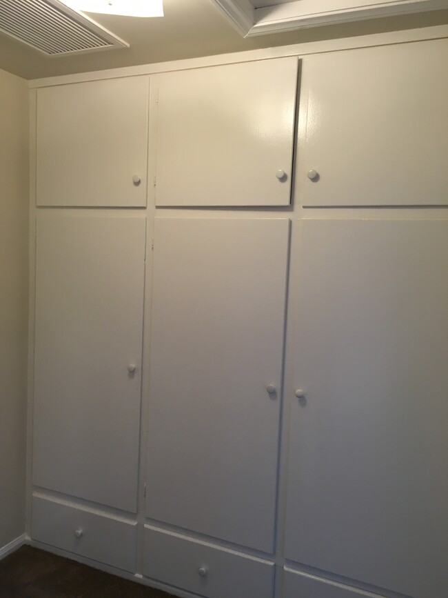 Closet space - 8431 Crenshaw Dr