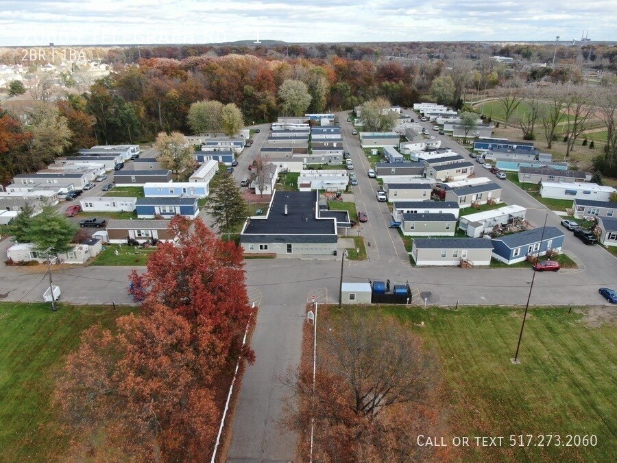 Primary Photo - 2 BED 1 BATH HANDYMAN SPECIAL MOBILE HOME