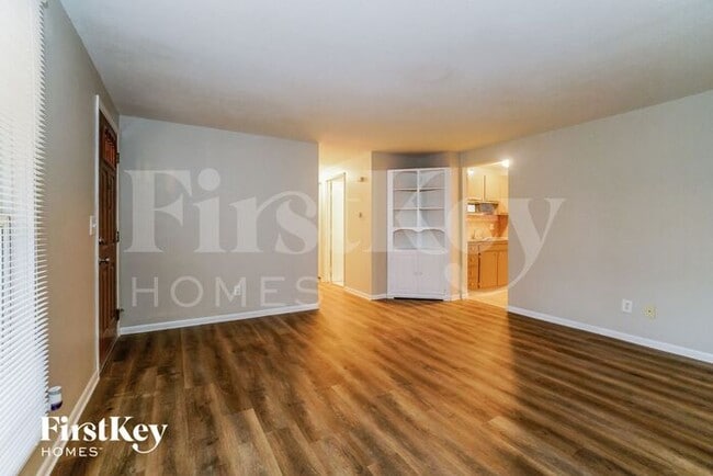 Building Photo - 1061 Harwood Dr
