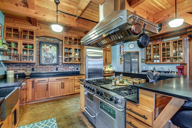 Building Photo - 27555 Sandy Shores Dr SW