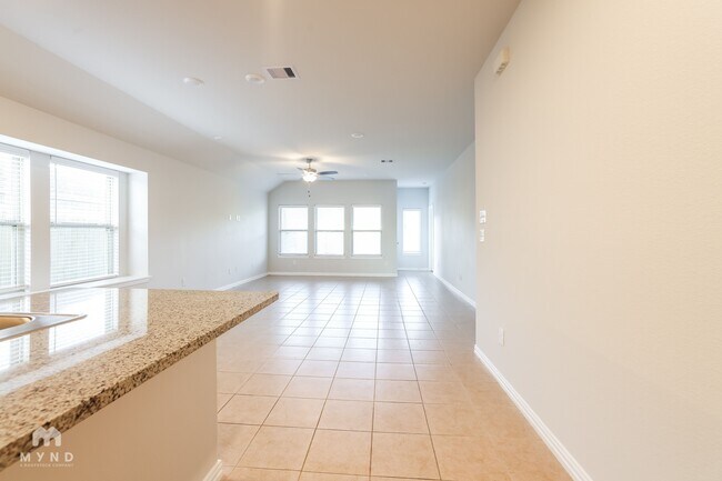 Building Photo - 634 Batten Way