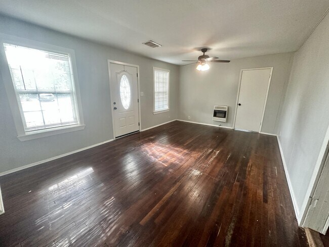 Photo - 1008 Peak St House