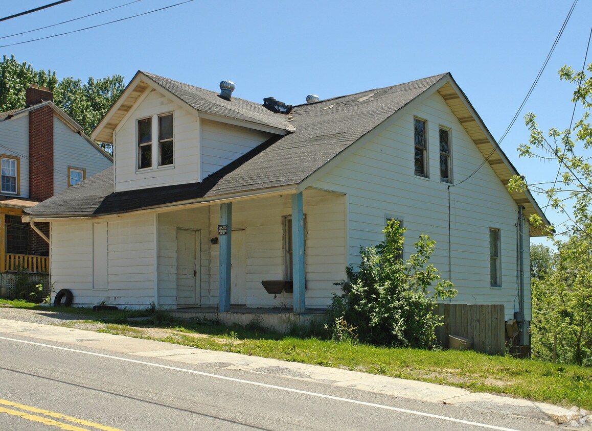 Building Photo - 809 South Oakwood