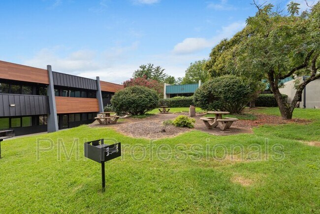 Building Photo - 295 Plus Park Blvd