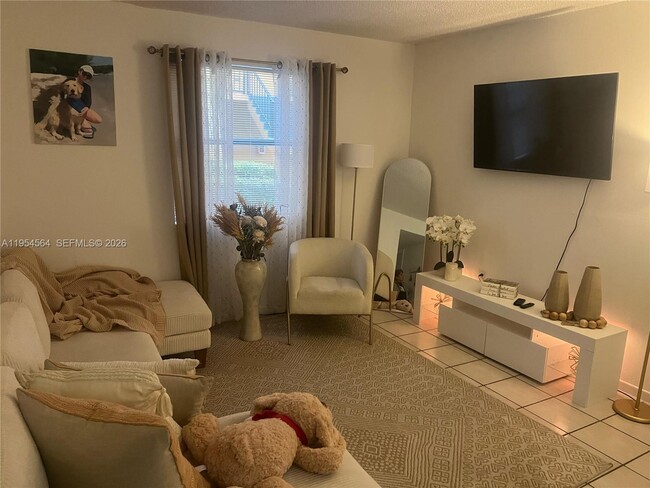 Foto del edificio - 526 NW 114th Ave