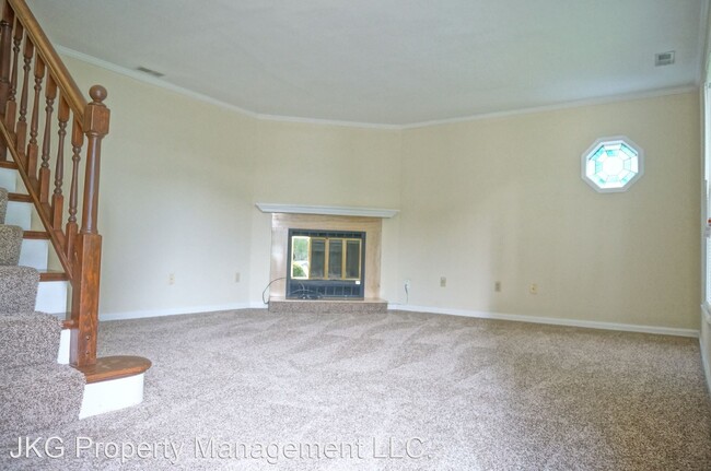 Building Photo - 2 br, 1.5 bath House - 296 Eaton Street