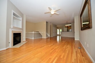 Building Photo - 732 Sequoia Way