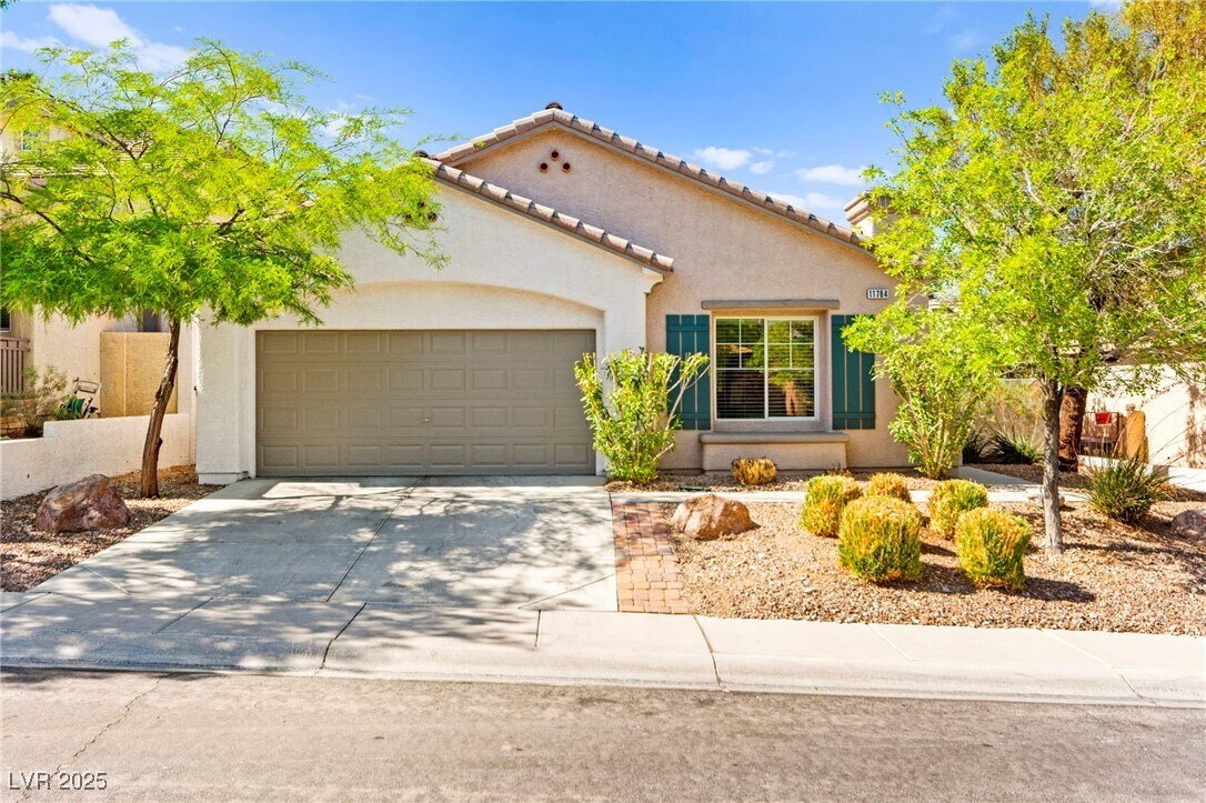 Foto principal - 11764 Golden Moments Ave