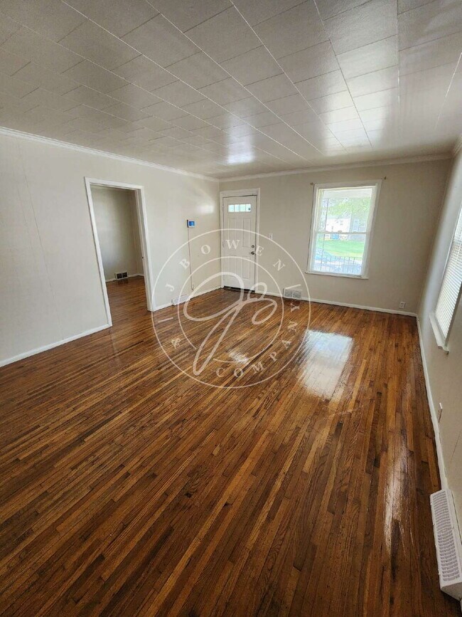 Foto del edificio - Adorable Updated 3 Bedroom Bungalow Near Downtown & Tony Packo's!