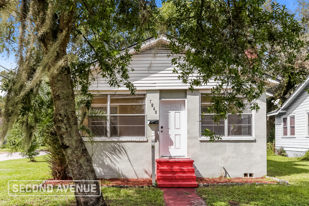 Primary Photo - 7048 Alpine St