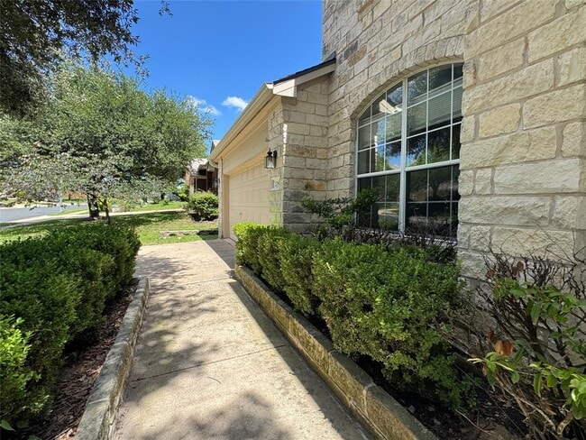 Building Photo - 208 Desert Highlands Trail