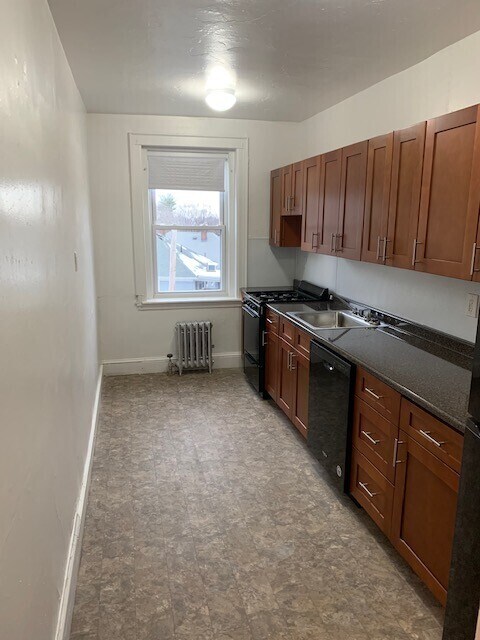 Primary Photo - 2045 Commonwealth Ave