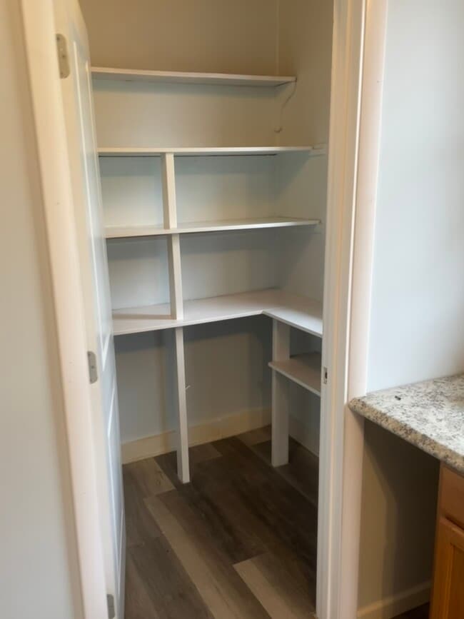 Building Photo - 1736 Lincoln Ave