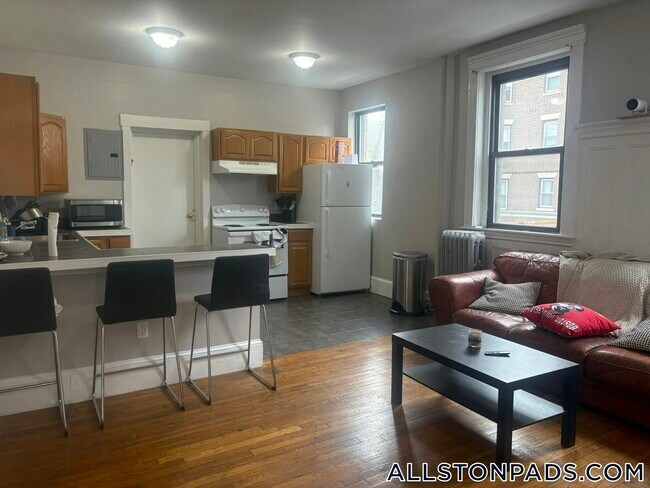 Foto del edificio - 1056 Commonwealth Ave