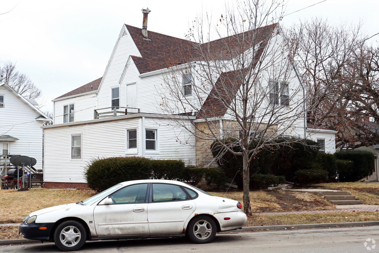 Building Photo - 2650 Cottage Grove Ave