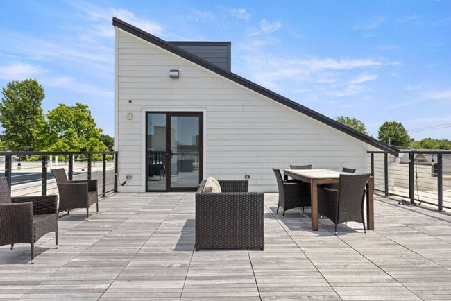 Building Photo - 12607 Larchmere Blvd