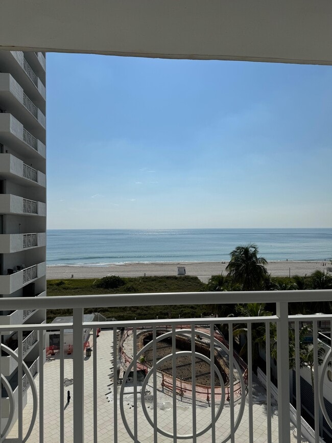Building Photo - 5825 Collins Ave