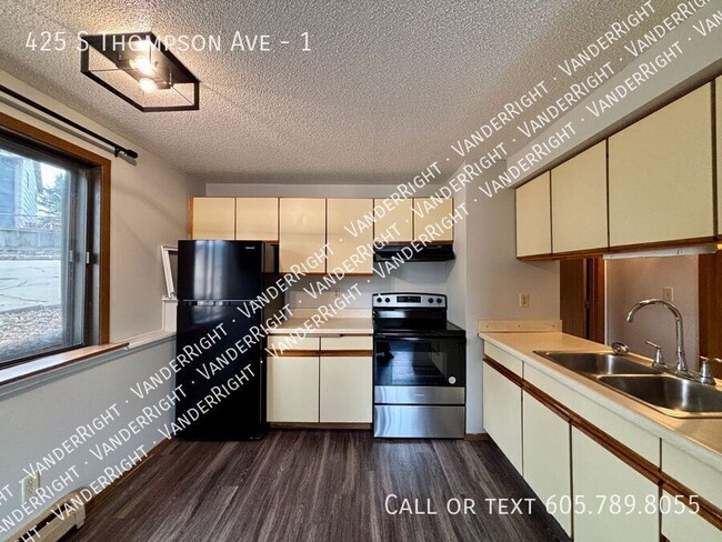 Building Photo - 425 S Thompson Ave
