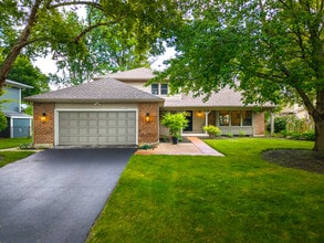 Building Photo - 1012 Williamsburg Dr