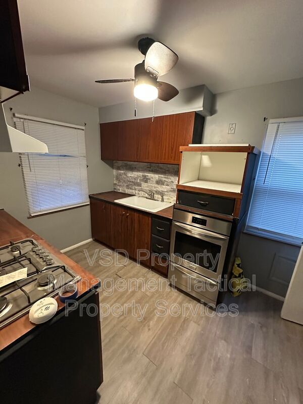 Foto del edificio - 12322 Garland Ave