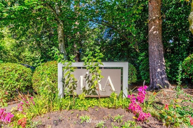 Mira Condo - 718 Kirkland Cir