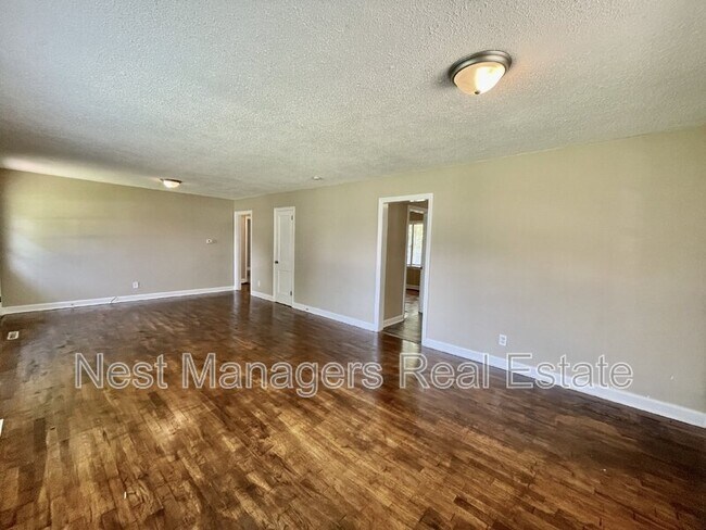 Building Photo - 1126 Wellons Dr