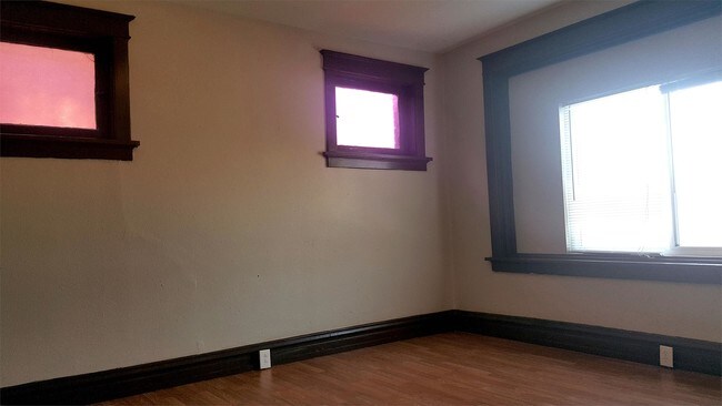 Foto del edificio - 4242 Dewey Ave