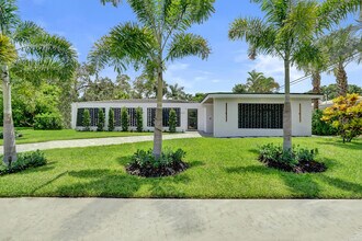 Building Photo - 840 SW 3rd St