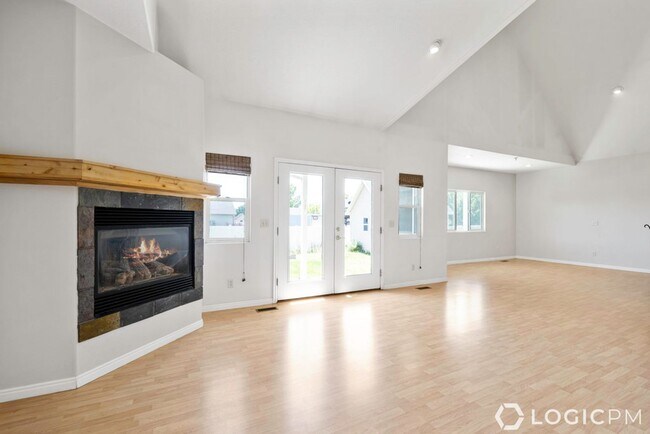 Foto del edificio - Beautiful Home in Amazing Location!