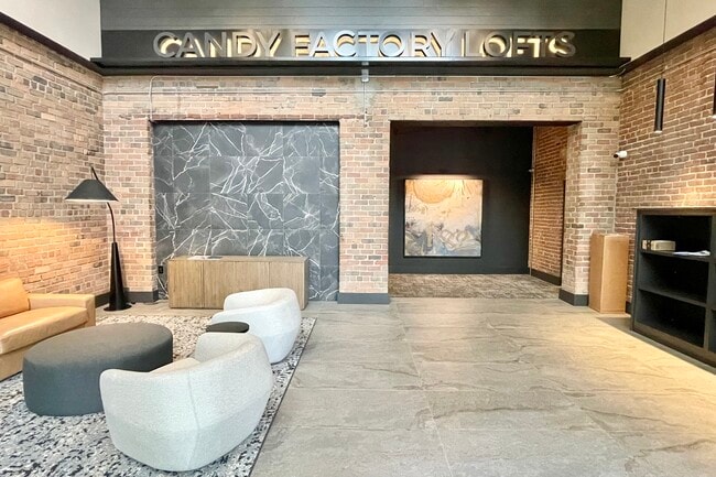 Building Photo - 1060 Worlds Fair Park Dr