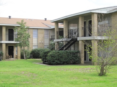 Primary Photo - Pinechase Apartments