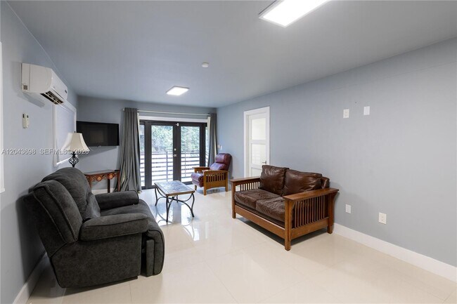 Foto del edificio - 4538 SW 1st St