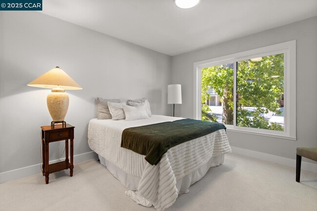 Foto del edificio - 1132 Running Springs Rd