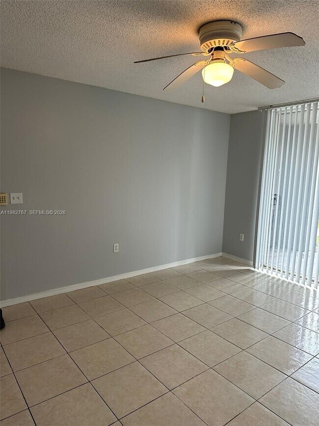Foto del edificio - 655 SW 111th Way