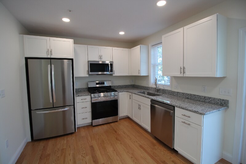 Primary Photo - 7 Gorham St