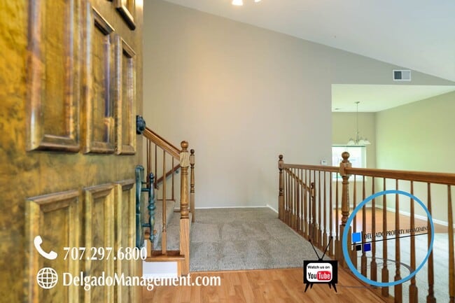 Building Photo - Benicia! Large Southampton home available now