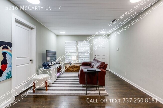 Foto del edificio - 5216 McCarty Ln